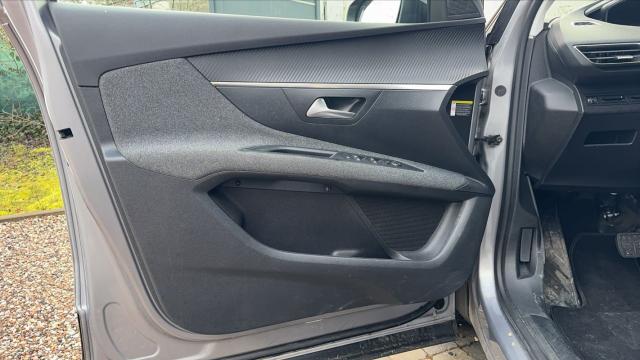 Peugeot 3008 image 8
