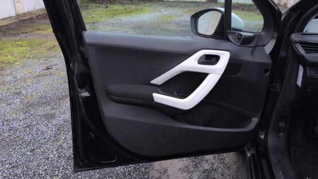Peugeot 208 image 6