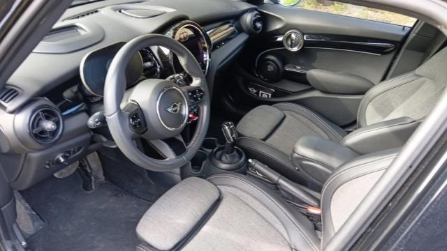 Mini Cooper S image 7