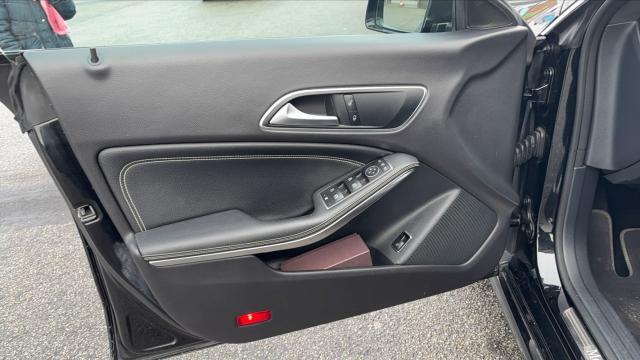 Mercedes Benz Cla Shooting Brake image 9