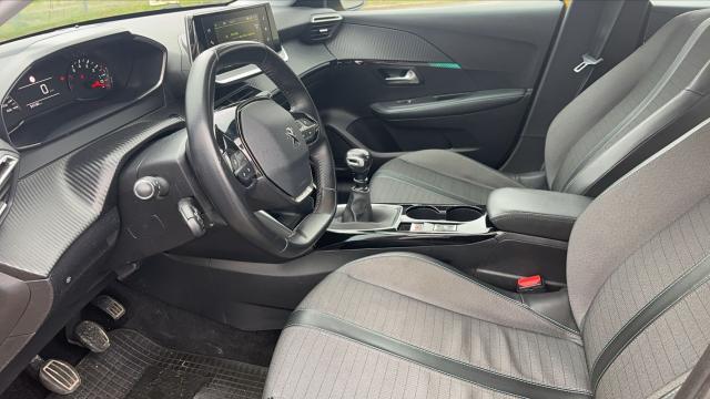 Peugeot 208 image 8