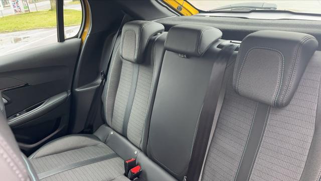 Peugeot 208 image 6