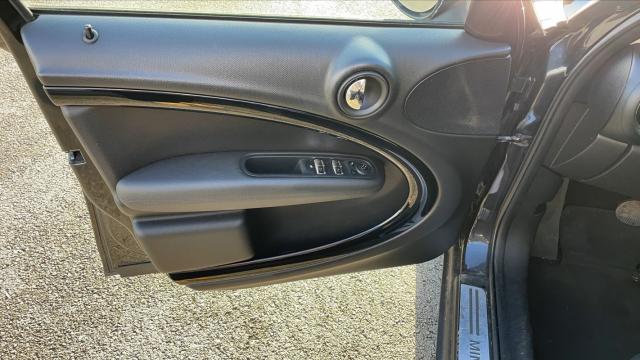 Mini Countryman image 2