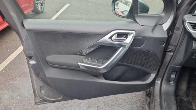 Peugeot 2008 image 5