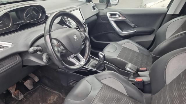 Peugeot 2008 image 3