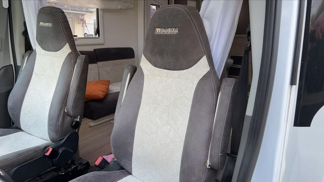 Ford Transit image 9