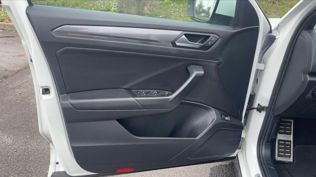 Volkswagen T-Roc image 6