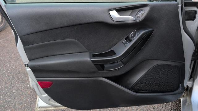 Ford Fiesta image 5