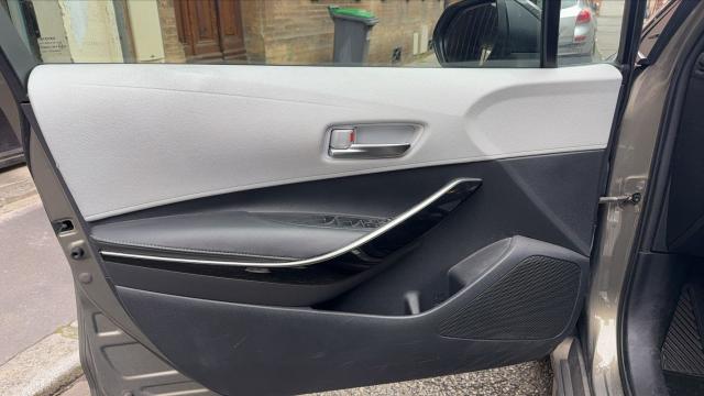 Toyota Corolla image 9