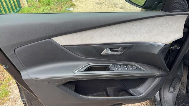 Peugeot 5008 image 3