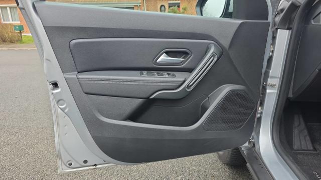 Dacia Duster image 8