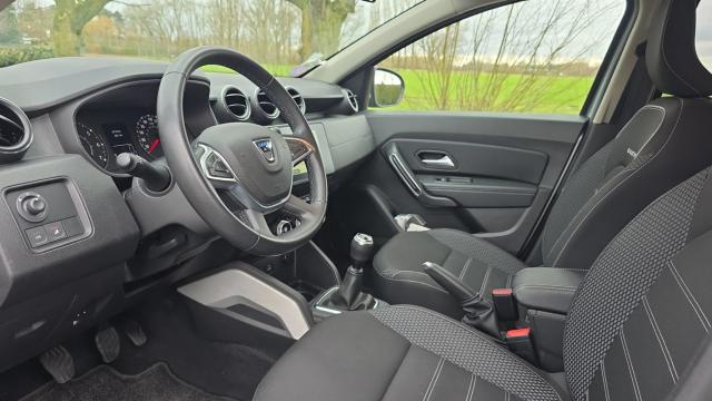 Dacia Duster image 1