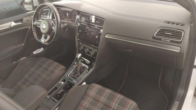 Volkswagen Golf image 6