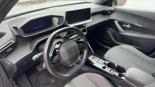 Peugeot 2008 image 2