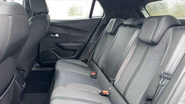 Peugeot 2008 image 1