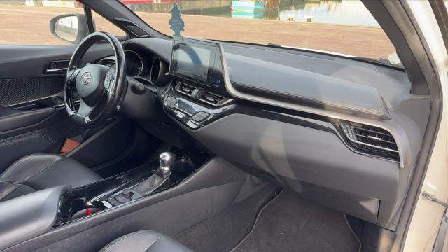 Toyota C-Hr image 7