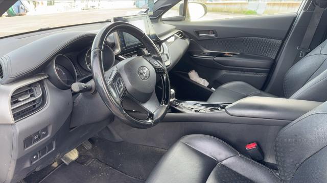 Toyota C-Hr image 1