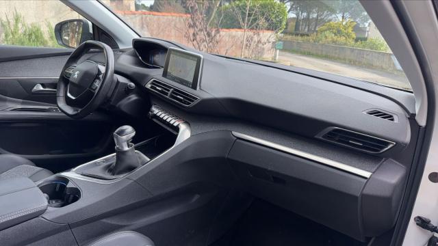 Peugeot 3008 image 1