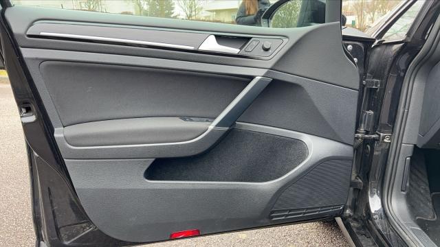 Volkswagen Golf image 7