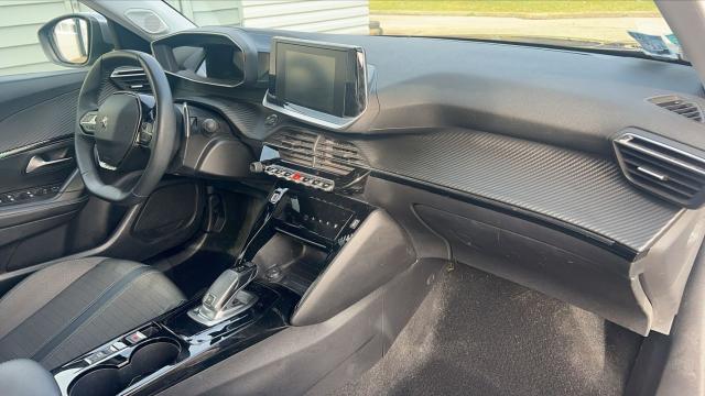 Peugeot 2008 image 7