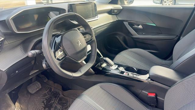 Peugeot 2008 image 8