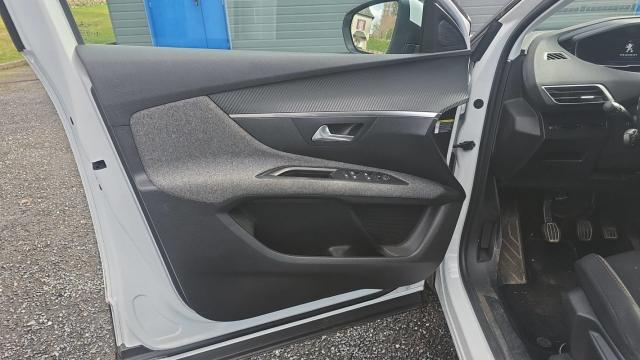 Peugeot 3008 image 8