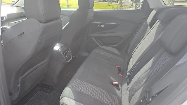 Peugeot 3008 image 3