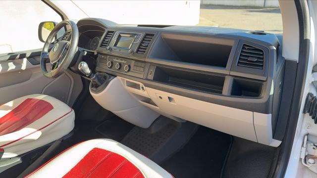 Volkswagen California image 7