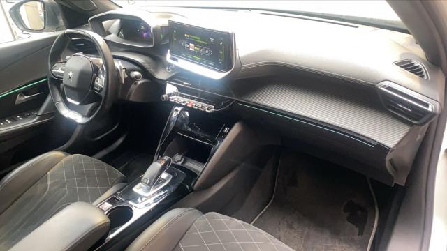 Peugeot 2008 image 9