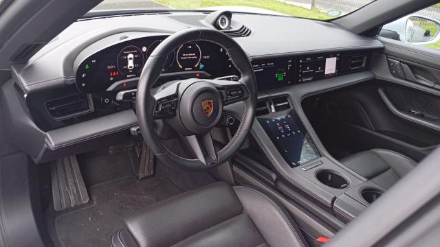 Porsche Taycan image 2