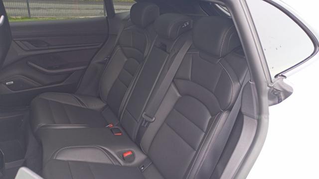 Porsche Taycan image 8
