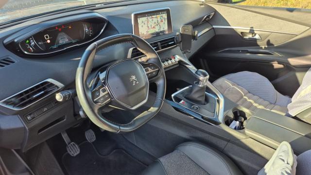 Peugeot 3008 image 1