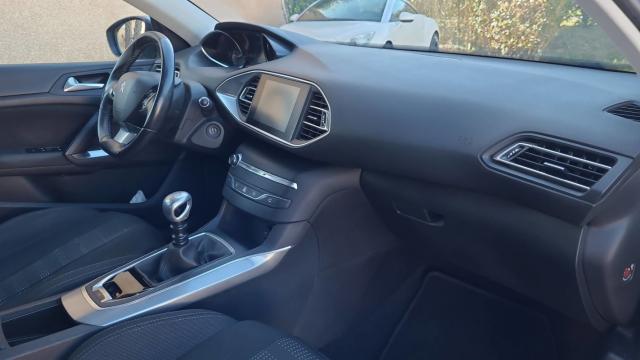 Peugeot 308 image 9