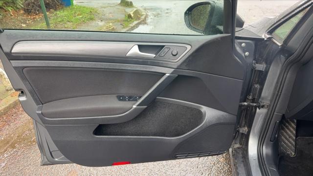 Volkswagen Golf image 8