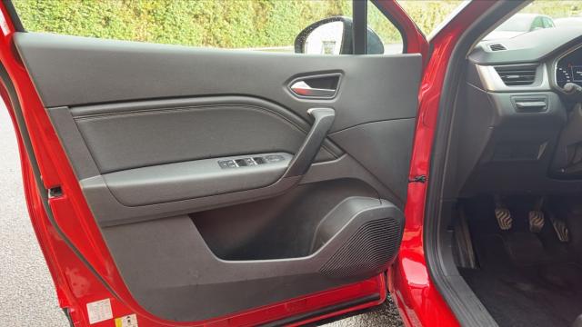 Renault Captur image 9