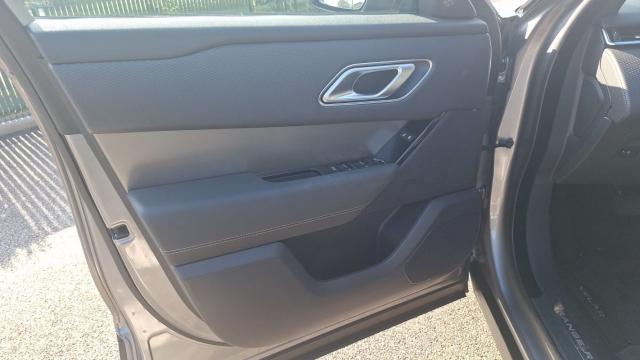 Land Rover Range Rover Velar image 9
