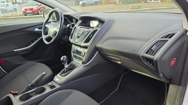 Ford Focus image 9