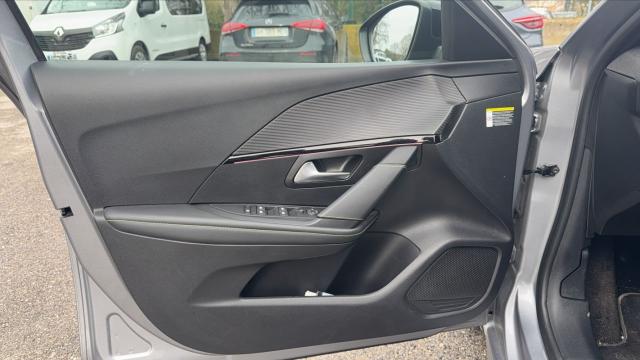 Peugeot E-208 image 7