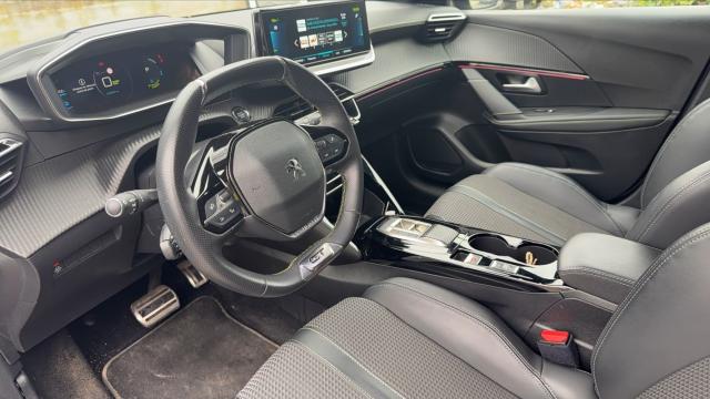 Peugeot E-208 image 1