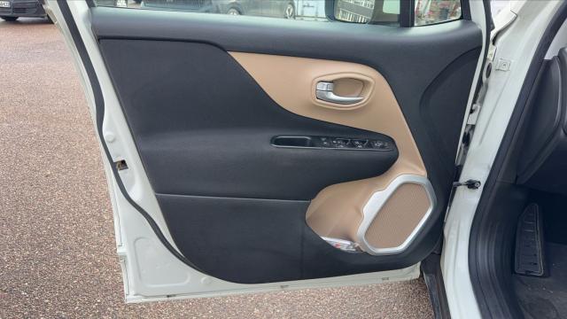 Jeep Renegade image 8