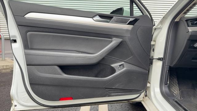 Volkswagen Passat Sw image 9