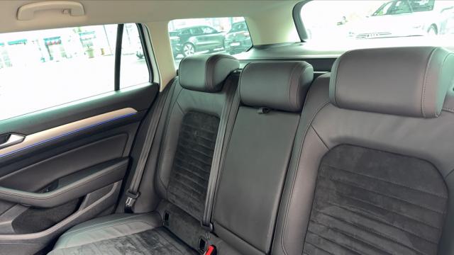 Volkswagen Passat Sw image 4