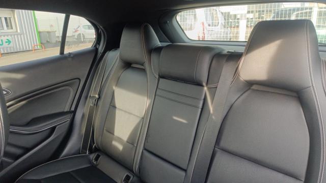 Mercedes Benz Gla image 2