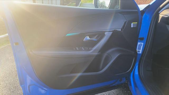 Peugeot 2008 image 3