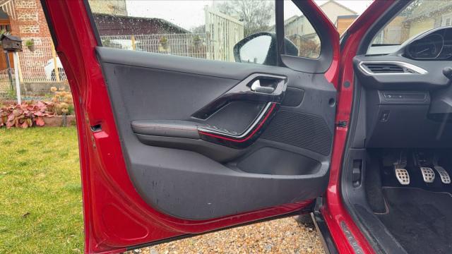 Peugeot 2008 image 9