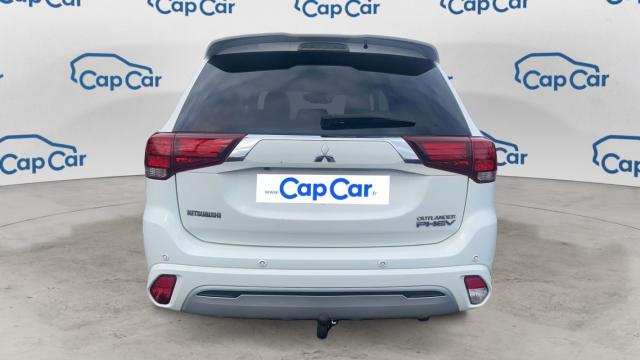 Mitsubishi Outlander image 2