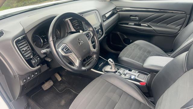 Mitsubishi Outlander image 1