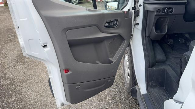 Ford Transit image 5