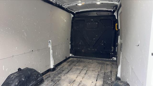 Ford Transit image 8