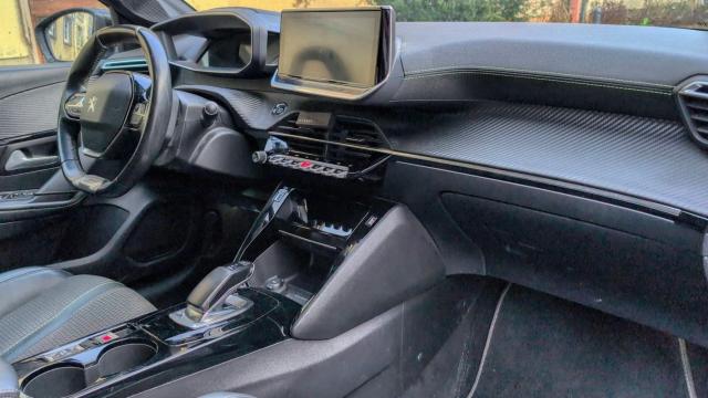 Peugeot E-208 image 8